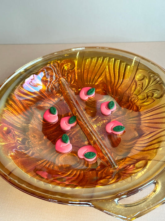 Peach Magnet / Needleminder